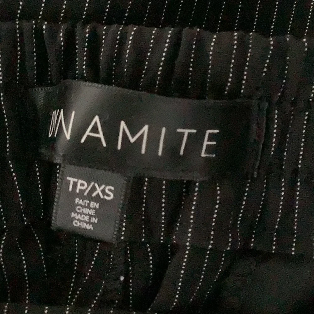 Dynamite brand women's pinstripe jogger pants NWOT🌻